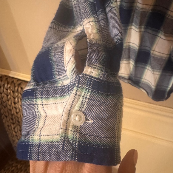 GAP button down flannel - Picture 2 of 5